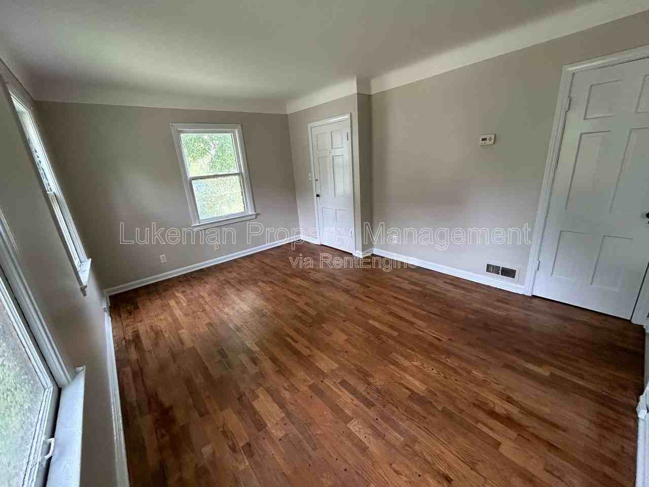 1410 Oak St #1 - Photo 2 of 16