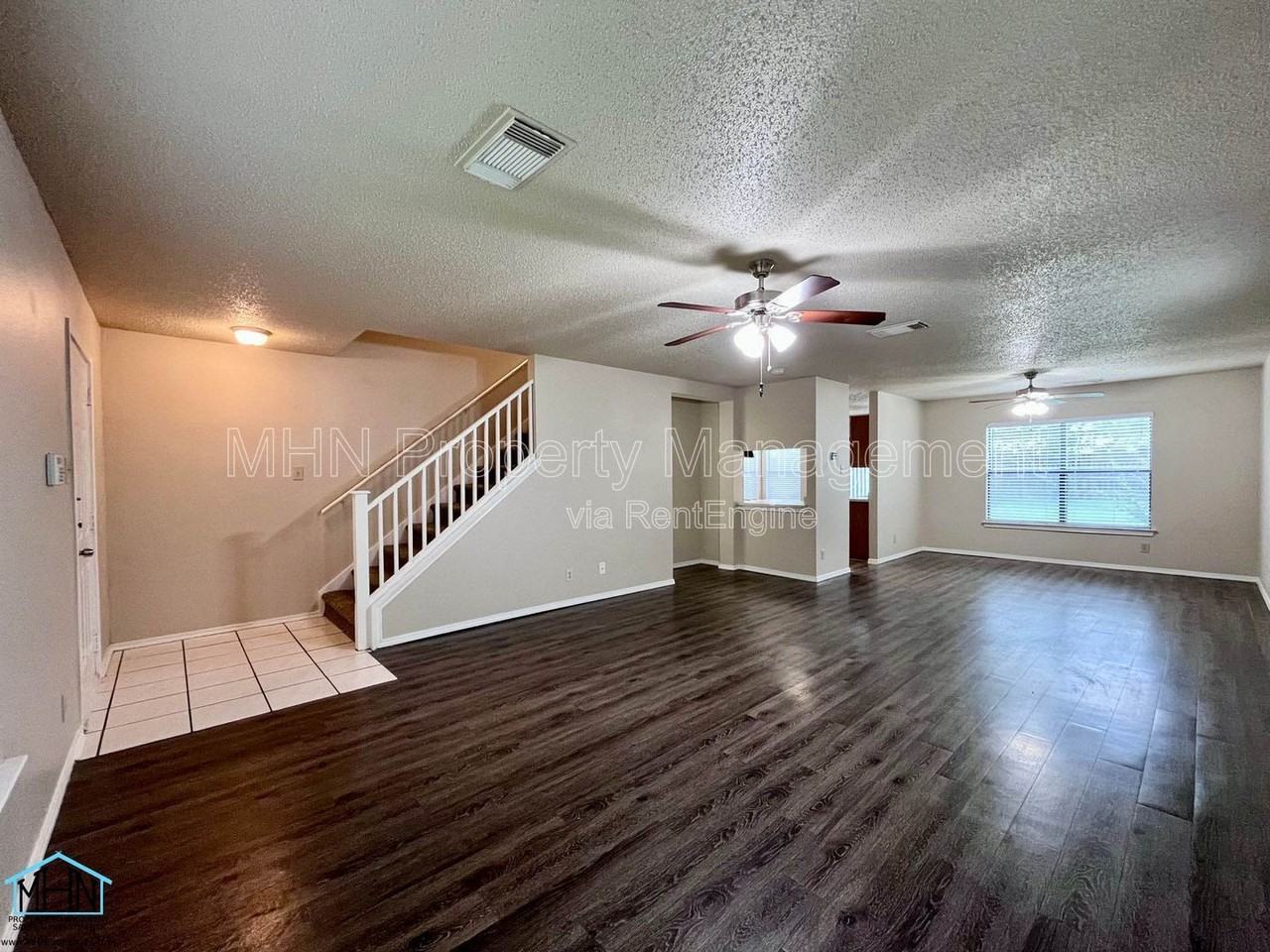 8143 Chestnut Manor Dr - Photo 6 of 33
