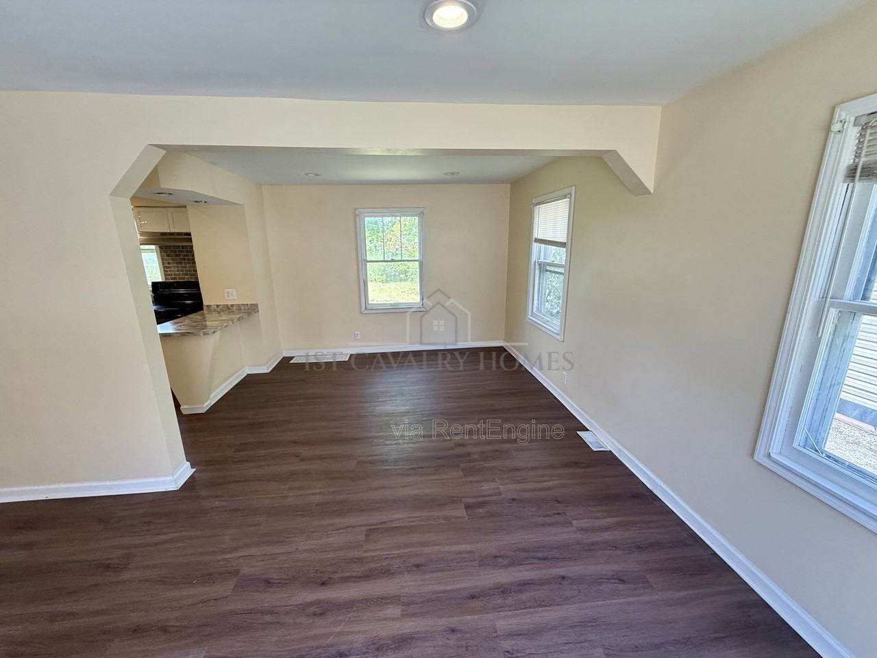472 Keck St - Photo 4 of 11