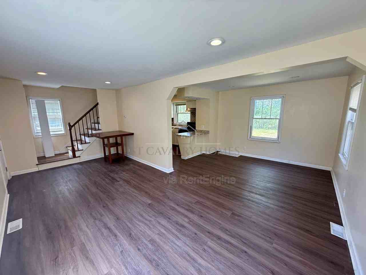 472 Keck St - Photo 5 of 11