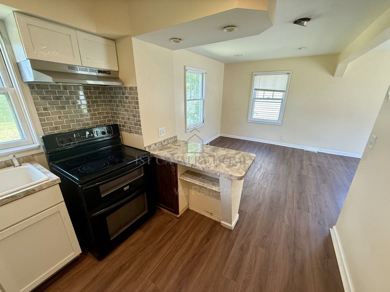 472 Keck St - Photo 6 of 11