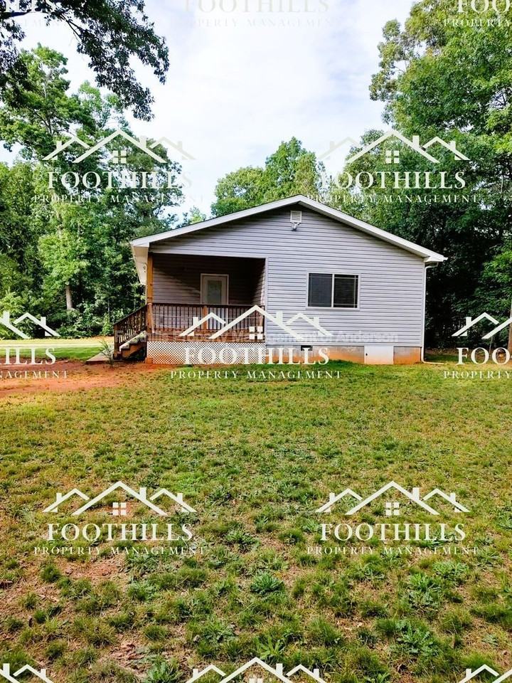 427 Gibson Rd - Photo 2 of 20