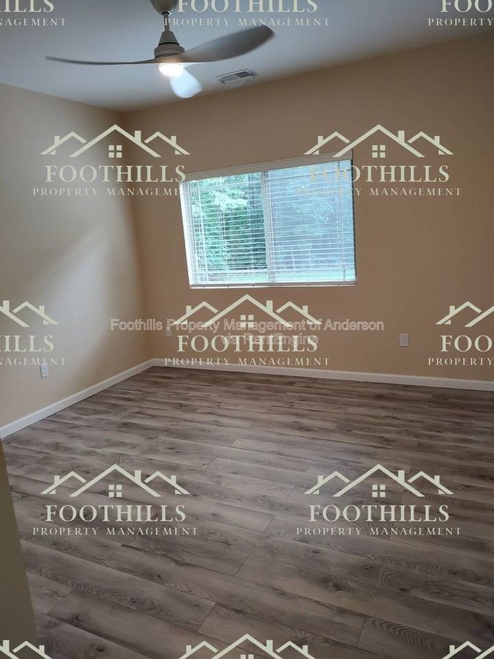 427 Gibson Rd - Photo 3 of 20