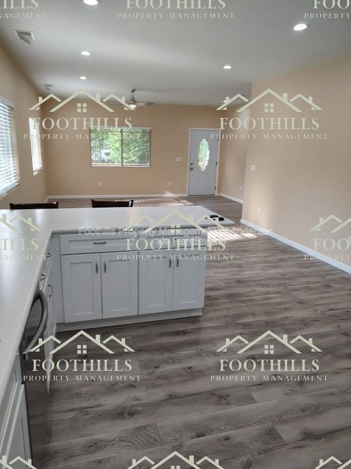 427 Gibson Rd - Photo 6 of 20