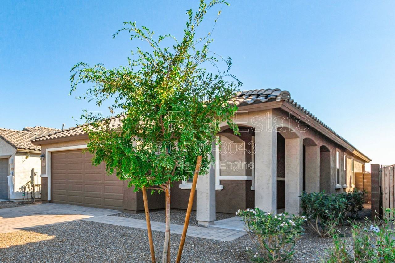19725 W Rancho Dr - Photo 4 of 39