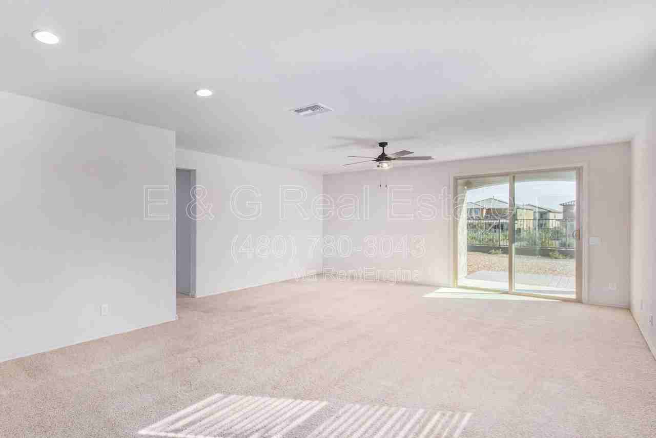 19725 W Rancho Dr - Photo 7 of 39