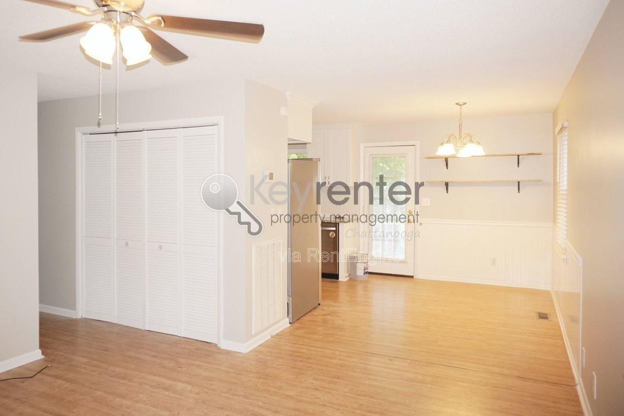 1024 Garnett Ave - Photo 3 of 18