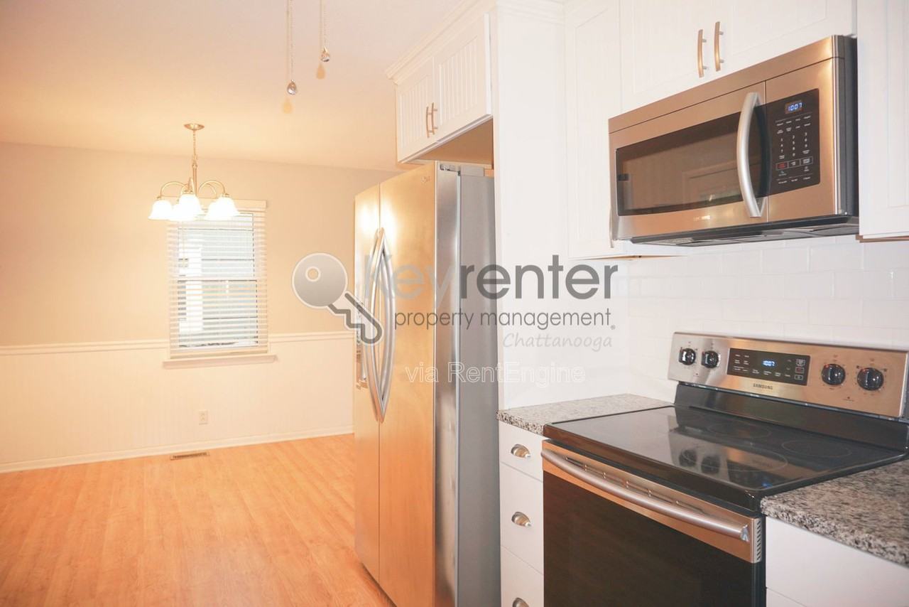 1024 Garnett Ave - Photo 7 of 18