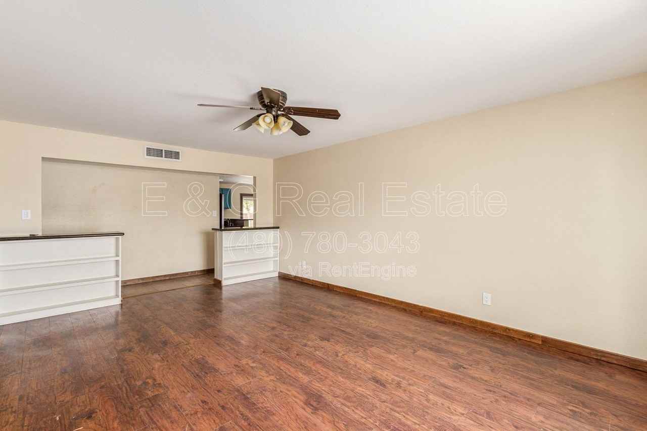 319 E Riviera Dr - Photo 6 of 33