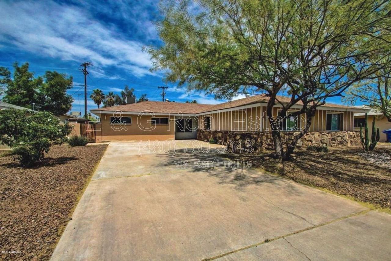 1030 E Manhatton Dr