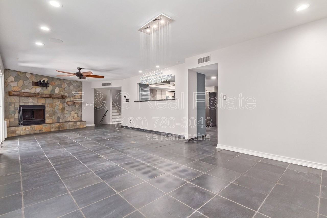 1640 E La Jolla Dr - Photo 4 of 34