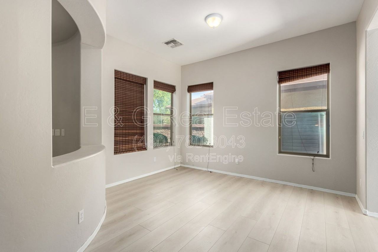 4296 N 154th Ave - Photo 6 of 50