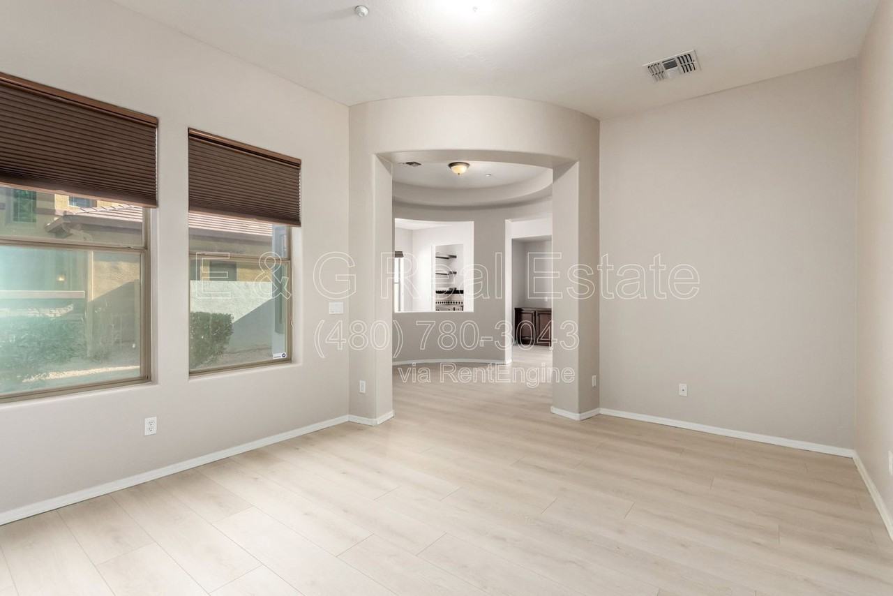 4296 N 154th Ave - Photo 7 of 50