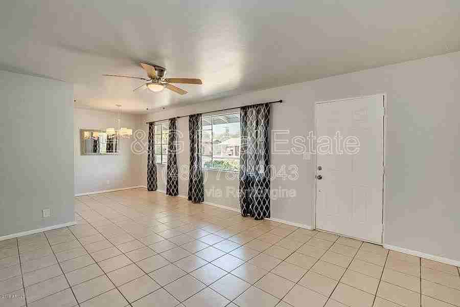 543 W 19th St - Photo 5 of 18