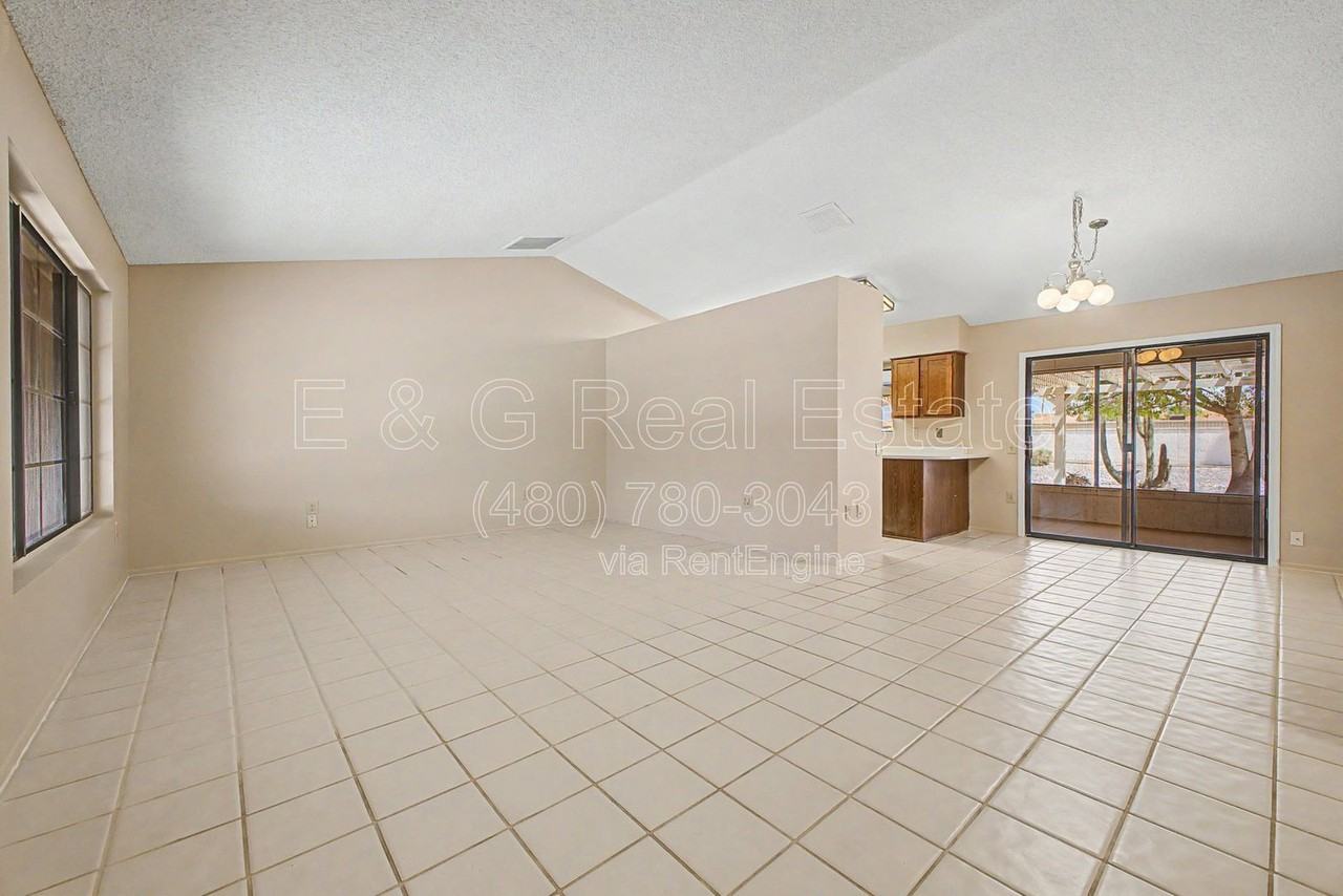 14222 W Yosemite Dr - Photo 3 of 38