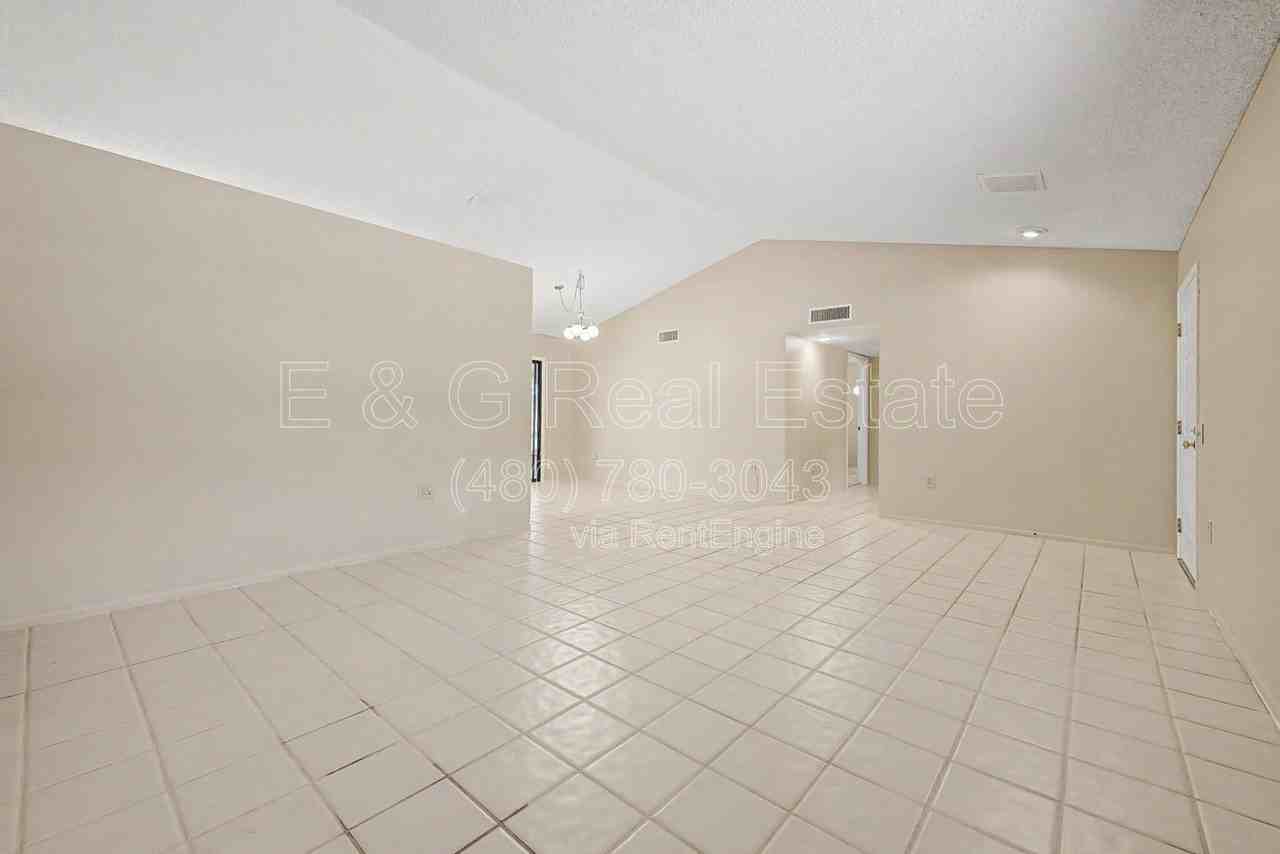 14222 W Yosemite Dr - Photo 4 of 38