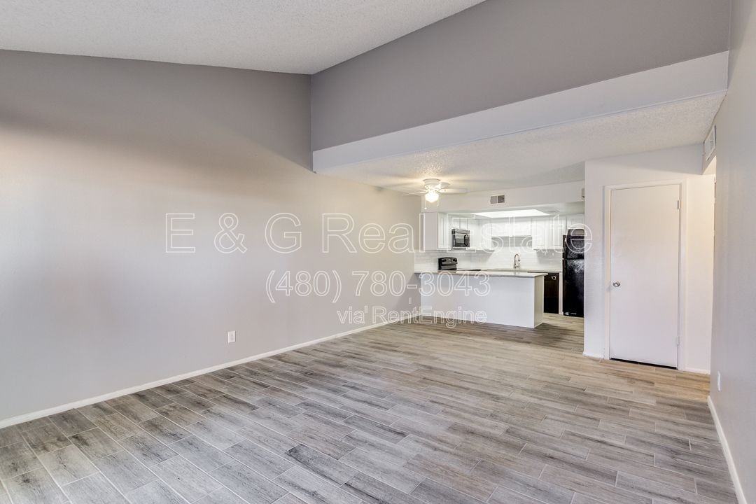2149 E 10th St #3 - Photo 3 of 15