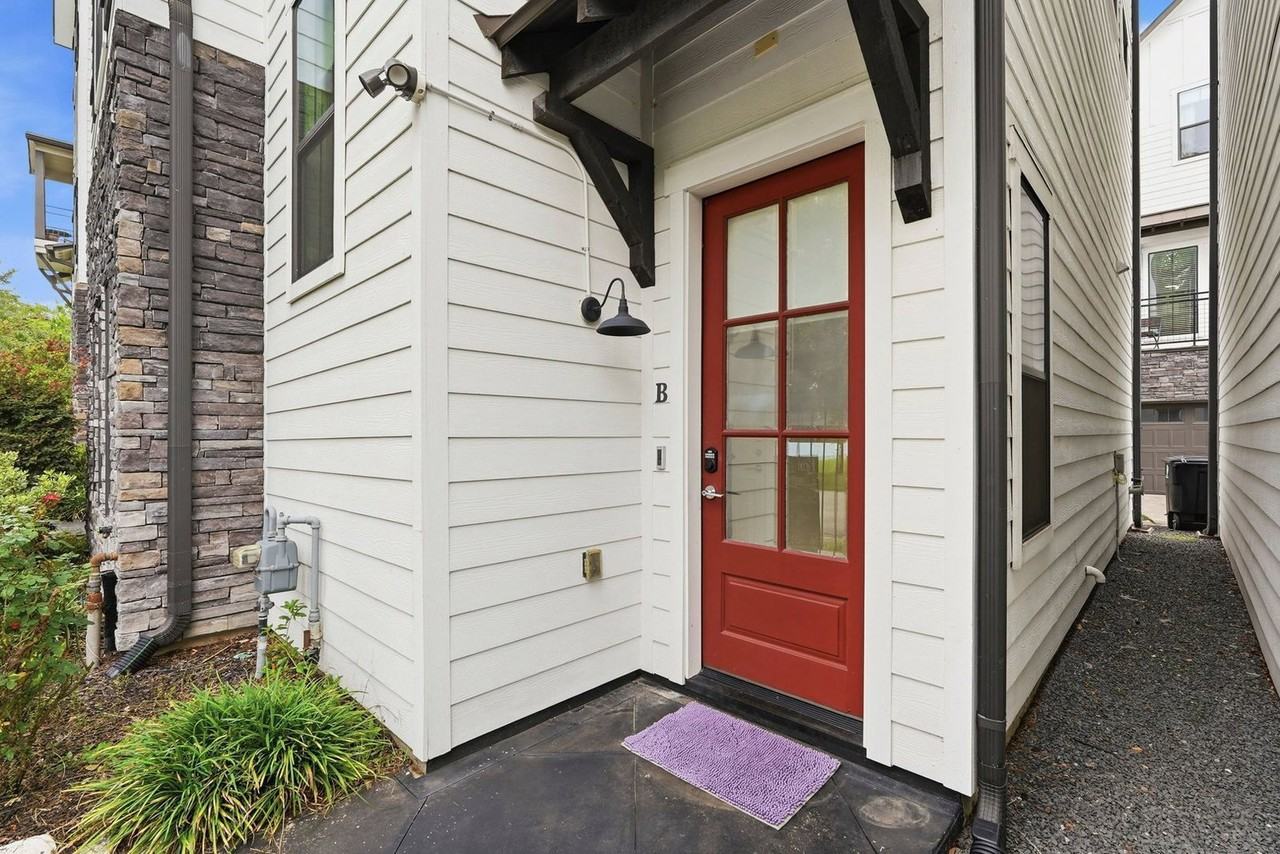 1723 W 14th St #B - Photo 2 of 26