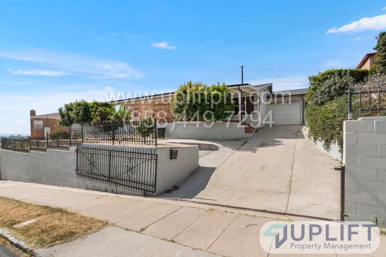 5520 Olvera Ave - Photo 3 of 24