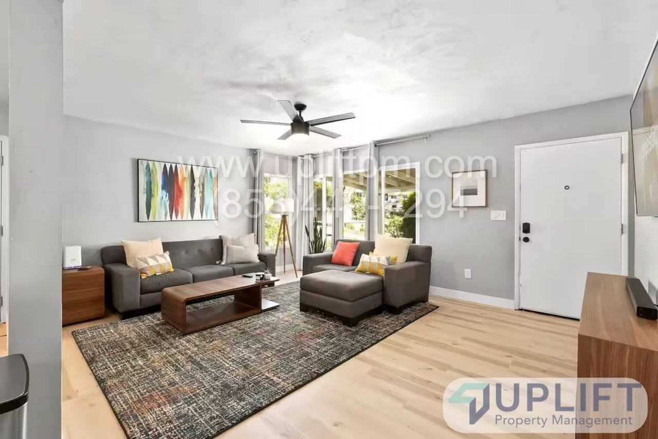 5520 Olvera Ave - Photo 6 of 24