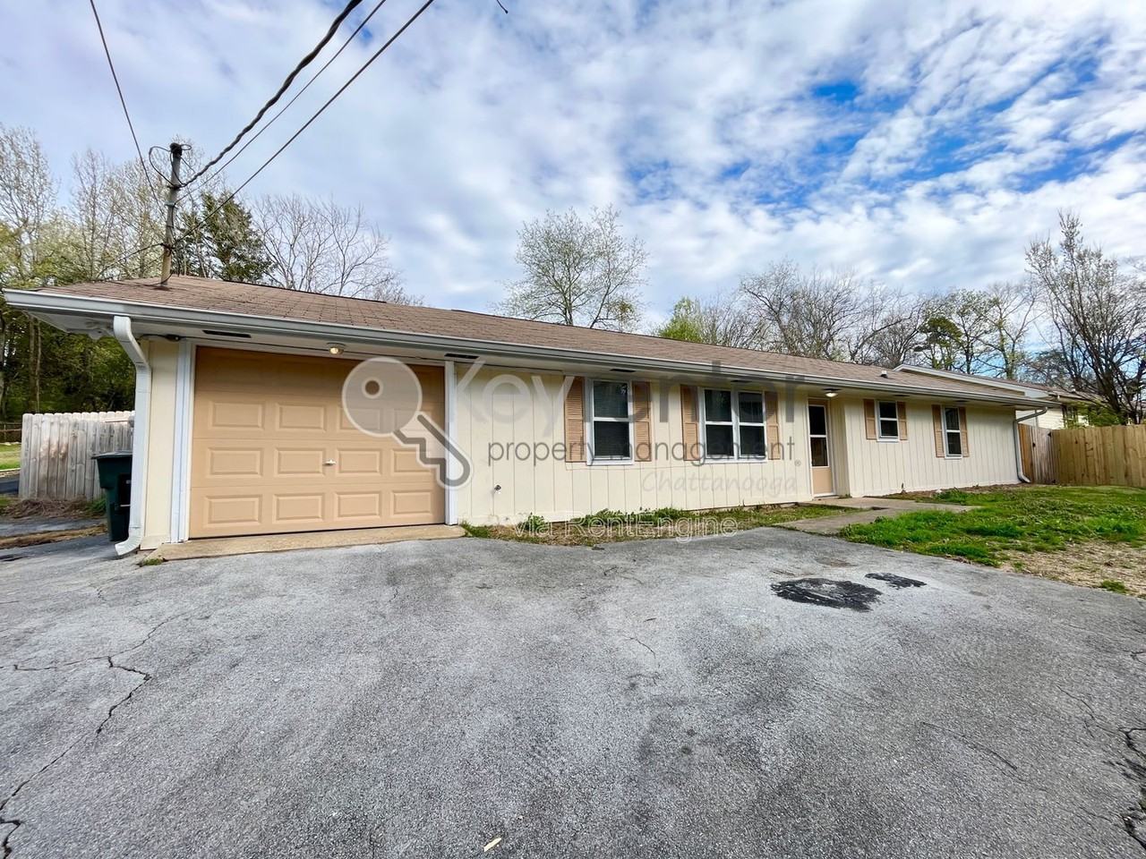801 Ely Rd - Photo 2 of 13