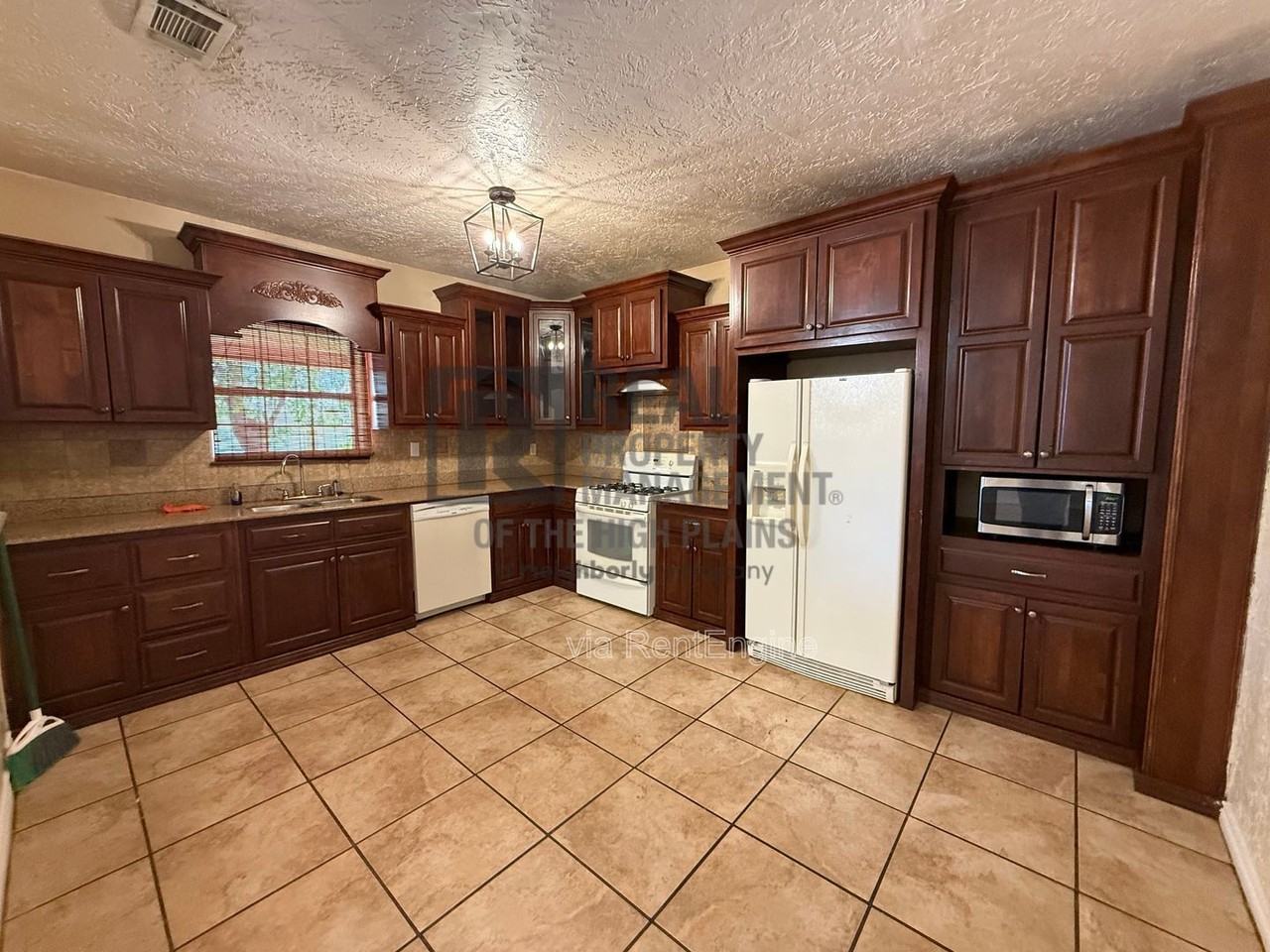 1314 Nw 10th Ave - Photo 2 of 10