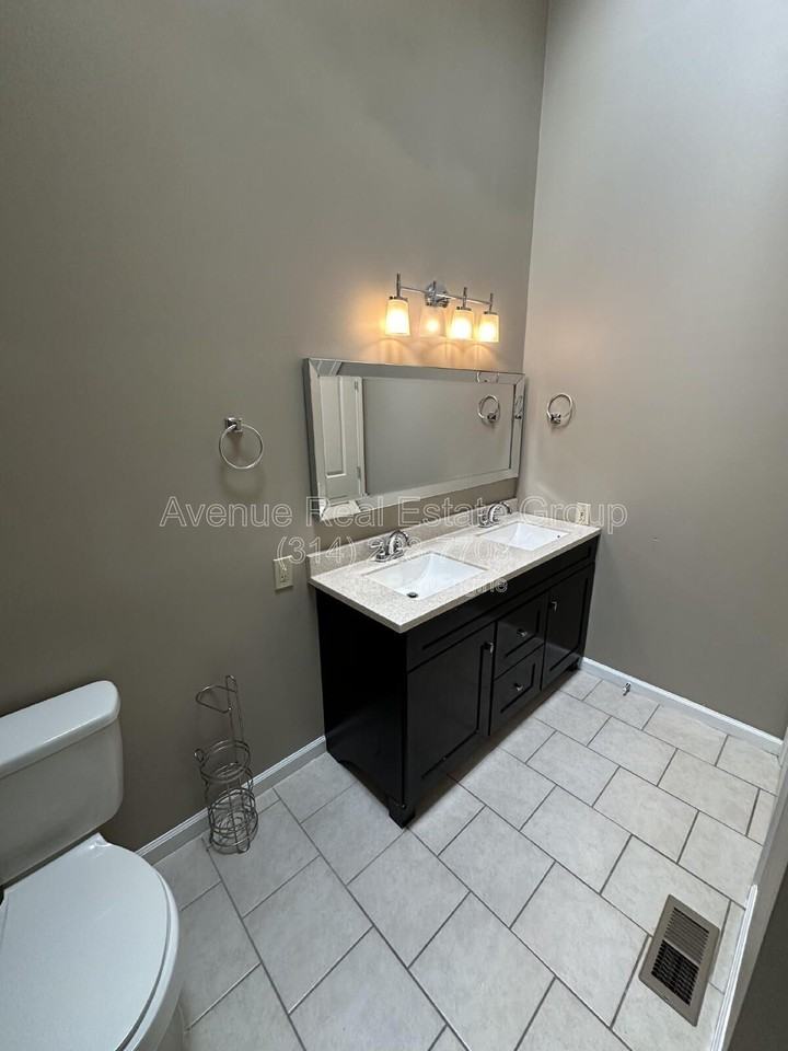 2427 Shiva Ct - Photo 5 of 21