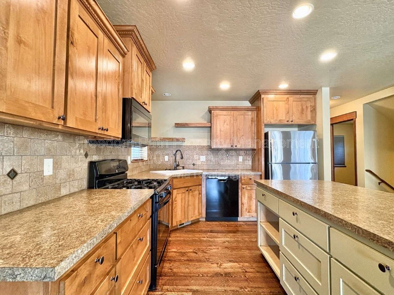 23732 N Lakeview Blvd - Photo 3 of 34