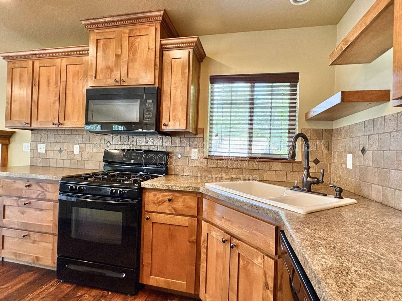 23732 N Lakeview Blvd - Photo 4 of 34