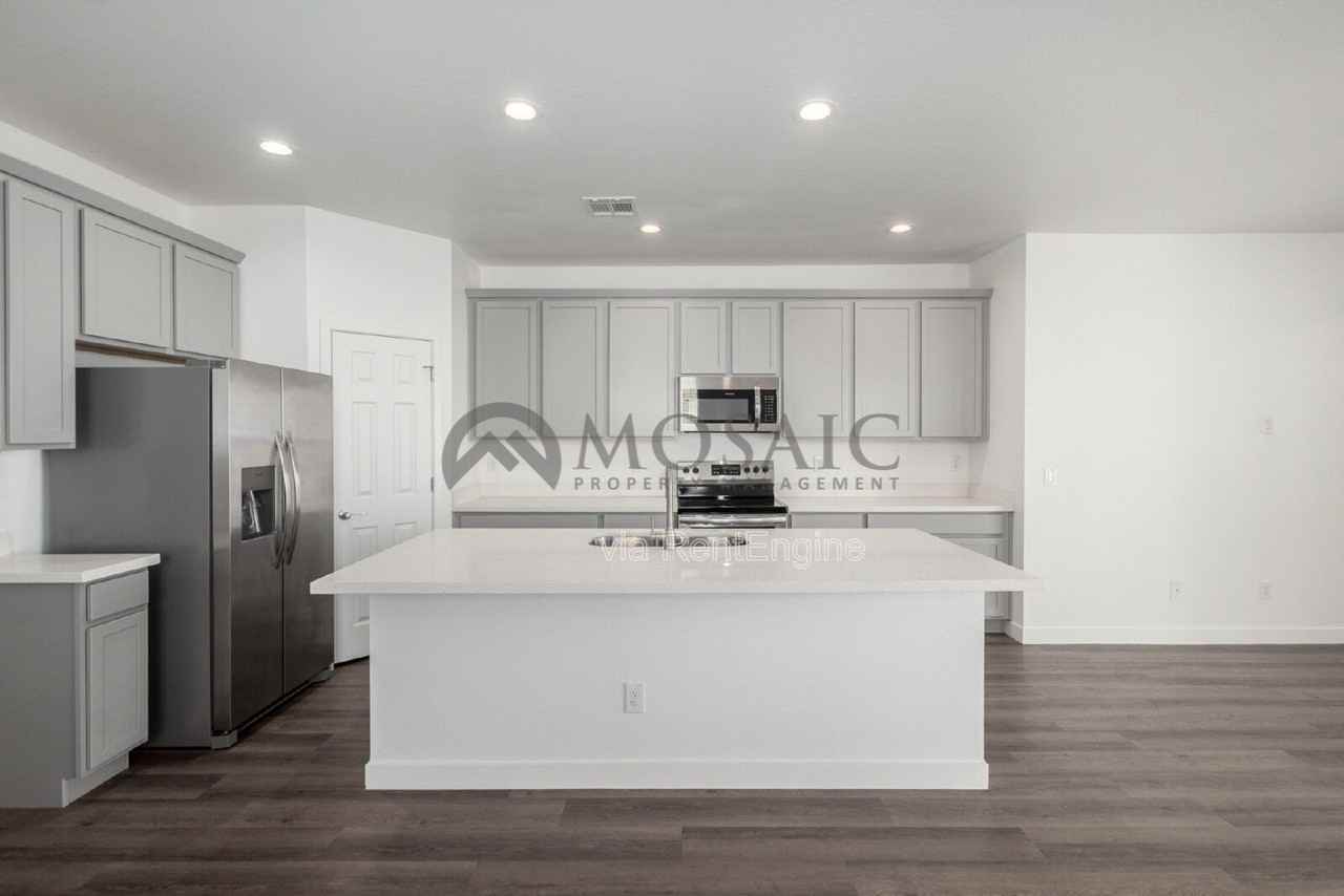 5736 S Daisy Patch Pl - Photo 3 of 24