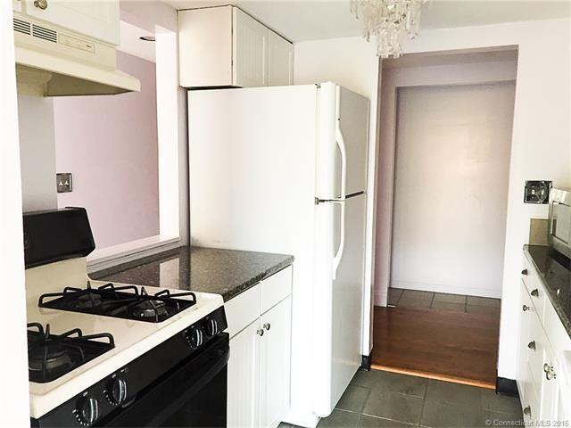 77 Brookwood Dr #D - Photo 3 of 6