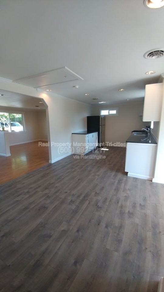1310 Birch Ave - Photo 7 of 16