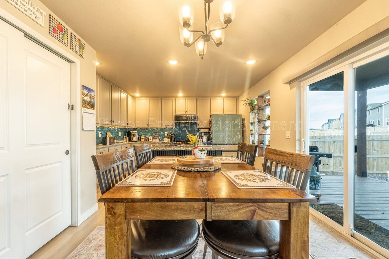 10477 Luneth Dr - Photo 6 of 28