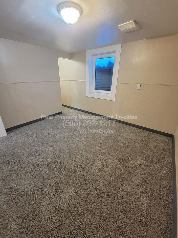 508 9th St #2 - Photo 4 of 8
