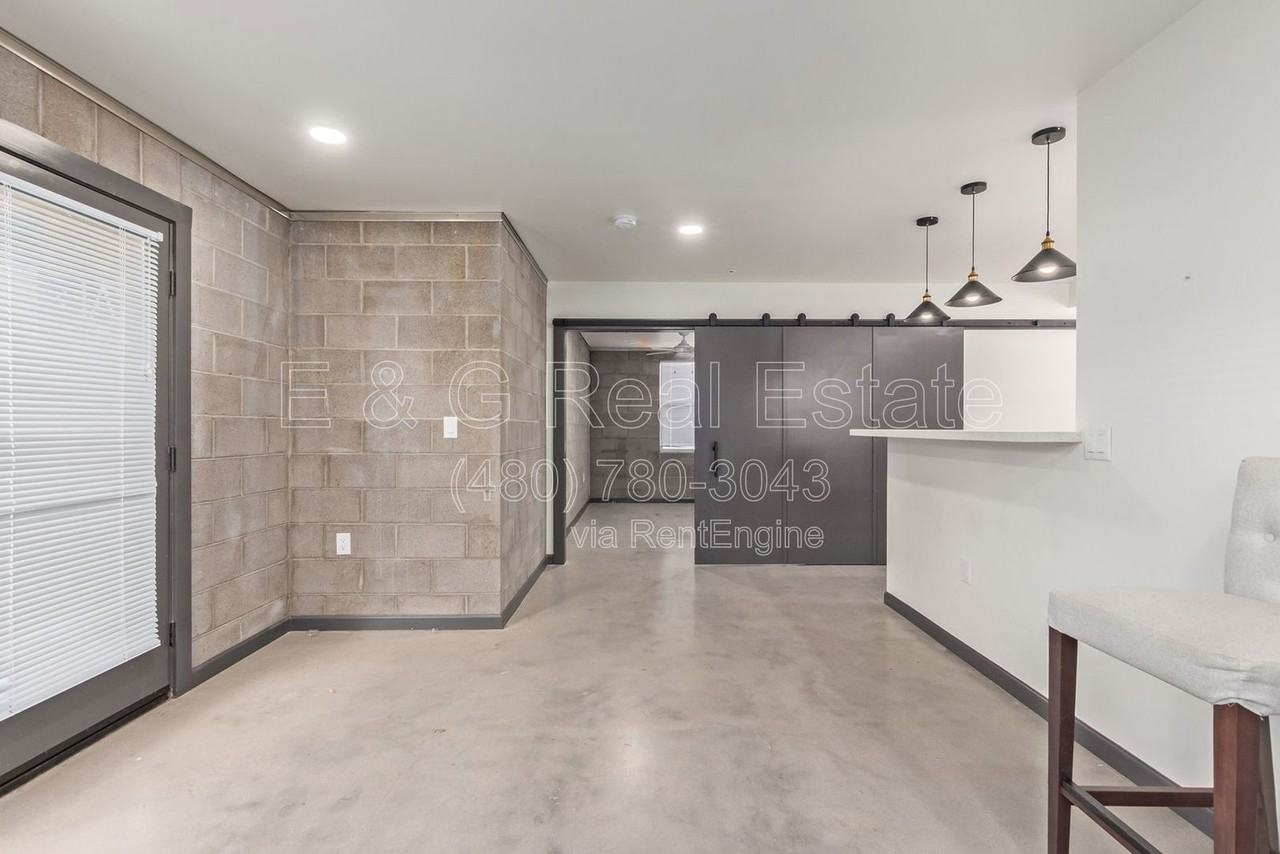129 N 11th Ave #1B - Photo 4 of 20
