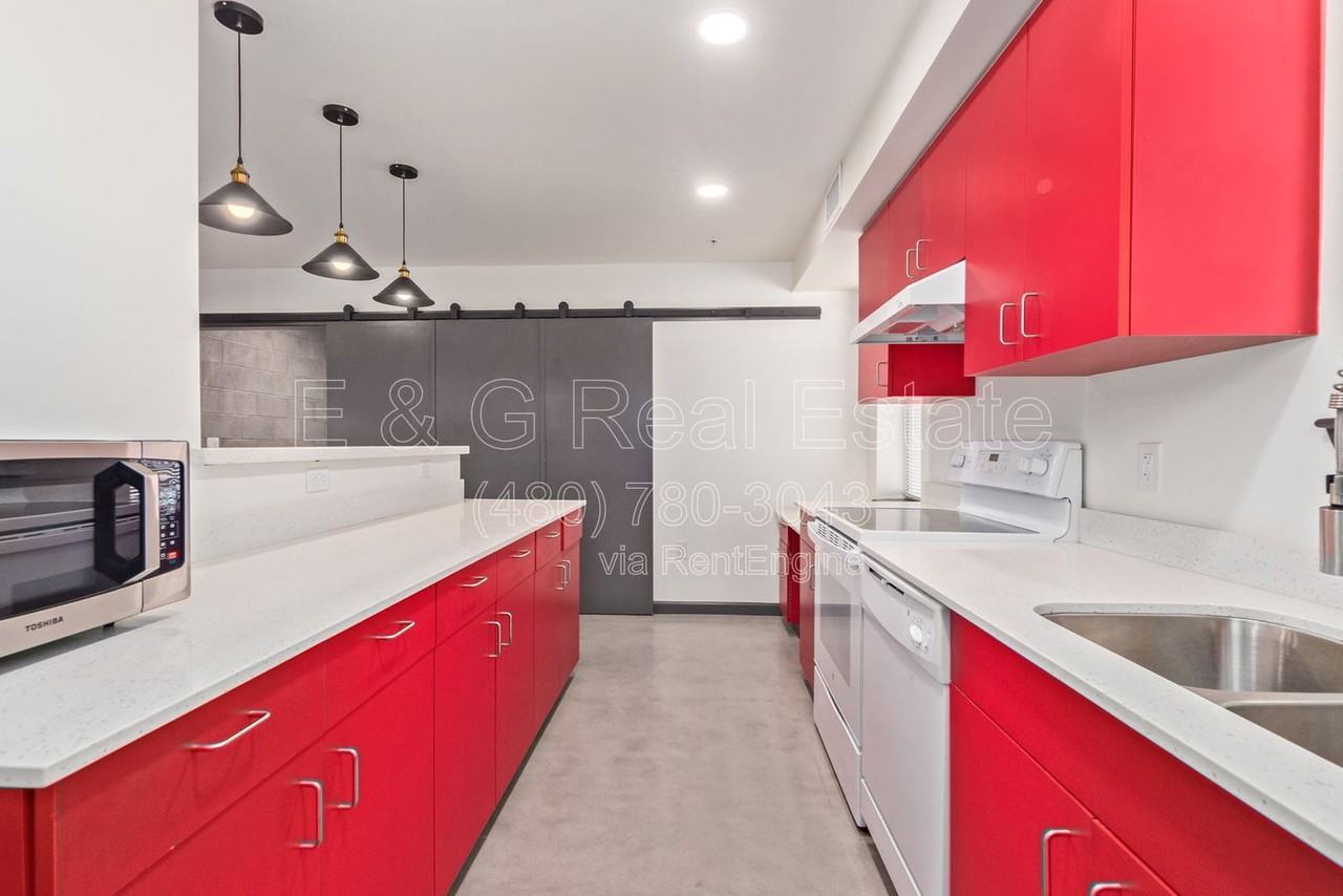 129 N 11th Ave #1B - Photo 7 of 20