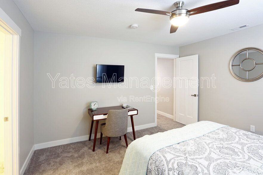 115 Colonial Dr - Photo 6 of 50