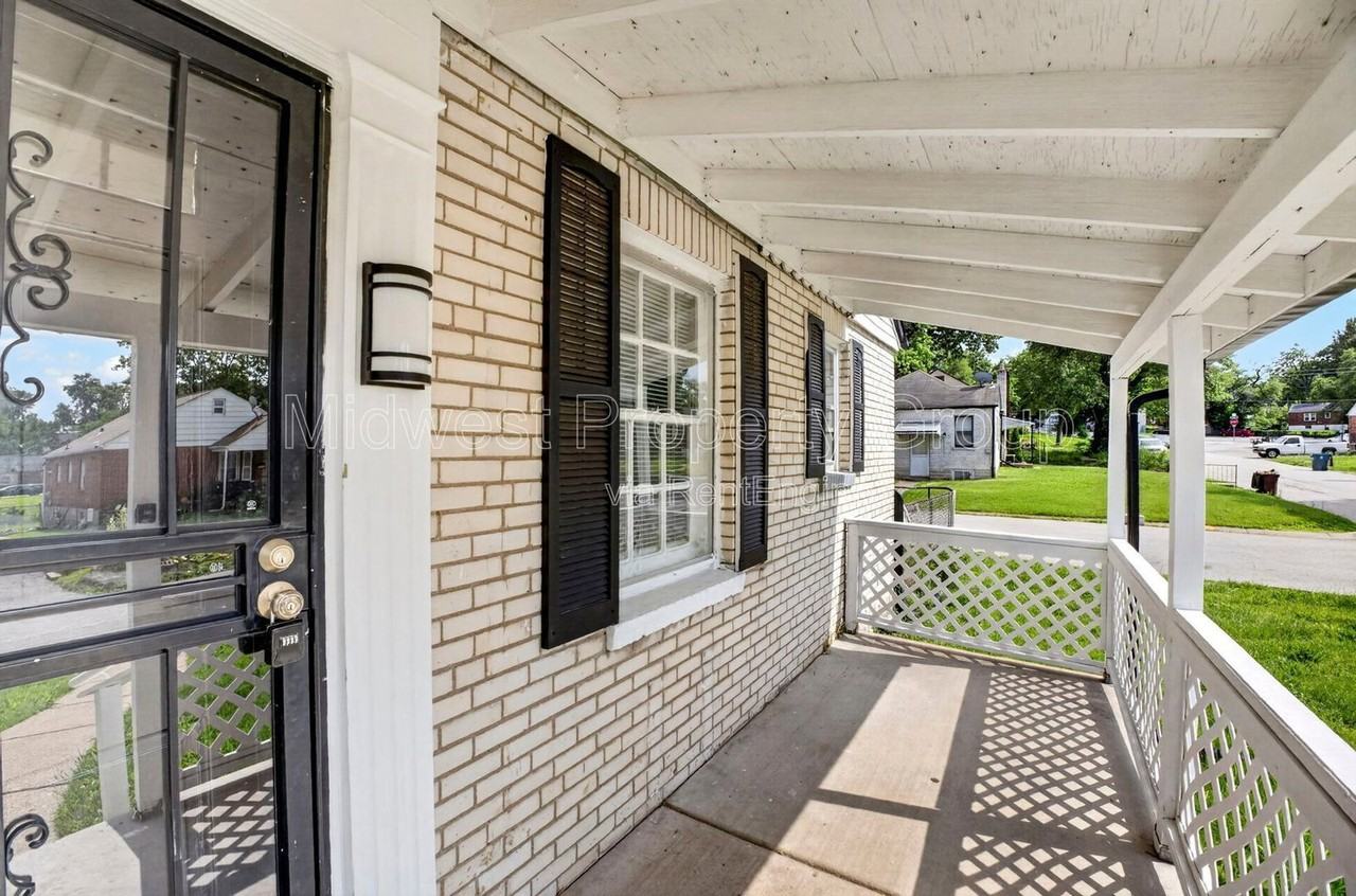 222 Henquin Dr - Photo 2 of 24