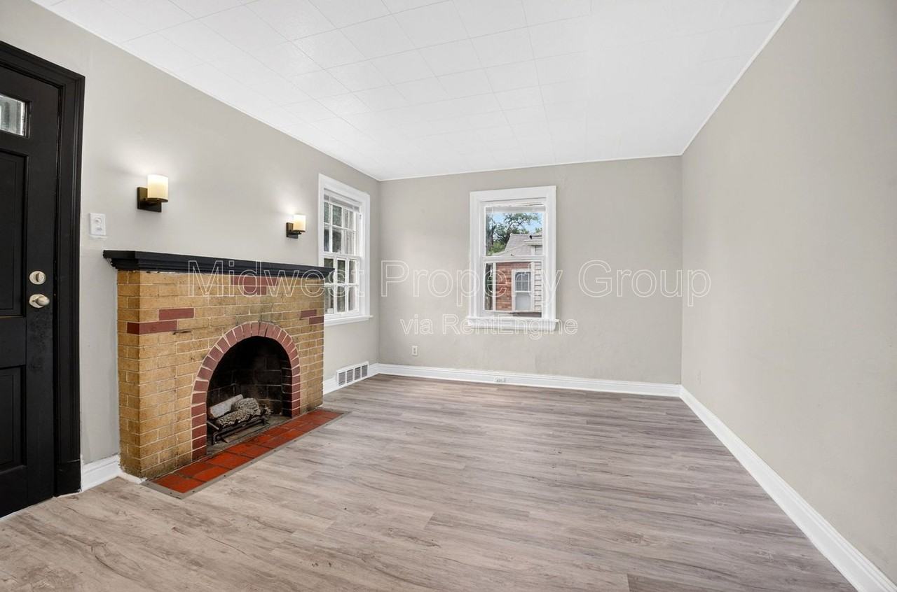 222 Henquin Dr - Photo 4 of 24