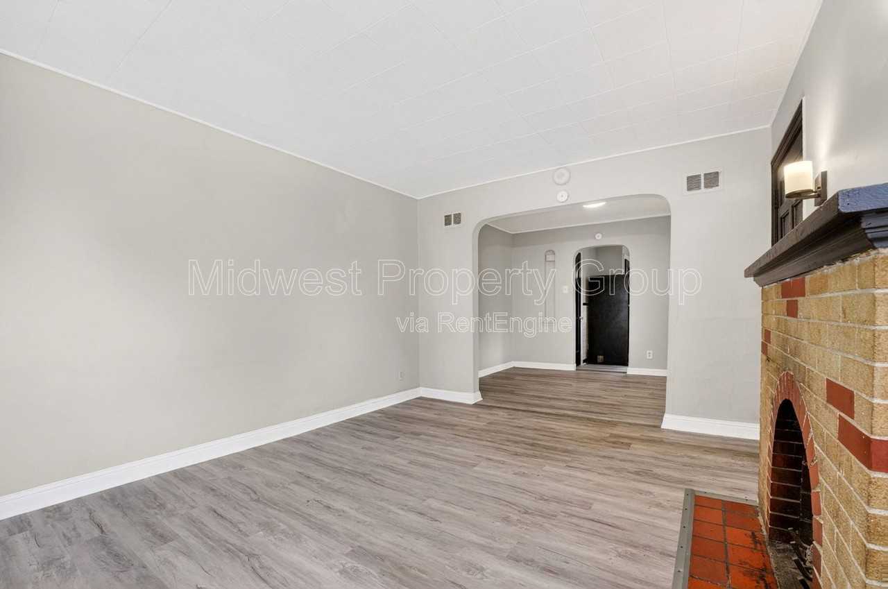 222 Henquin Dr - Photo 6 of 24