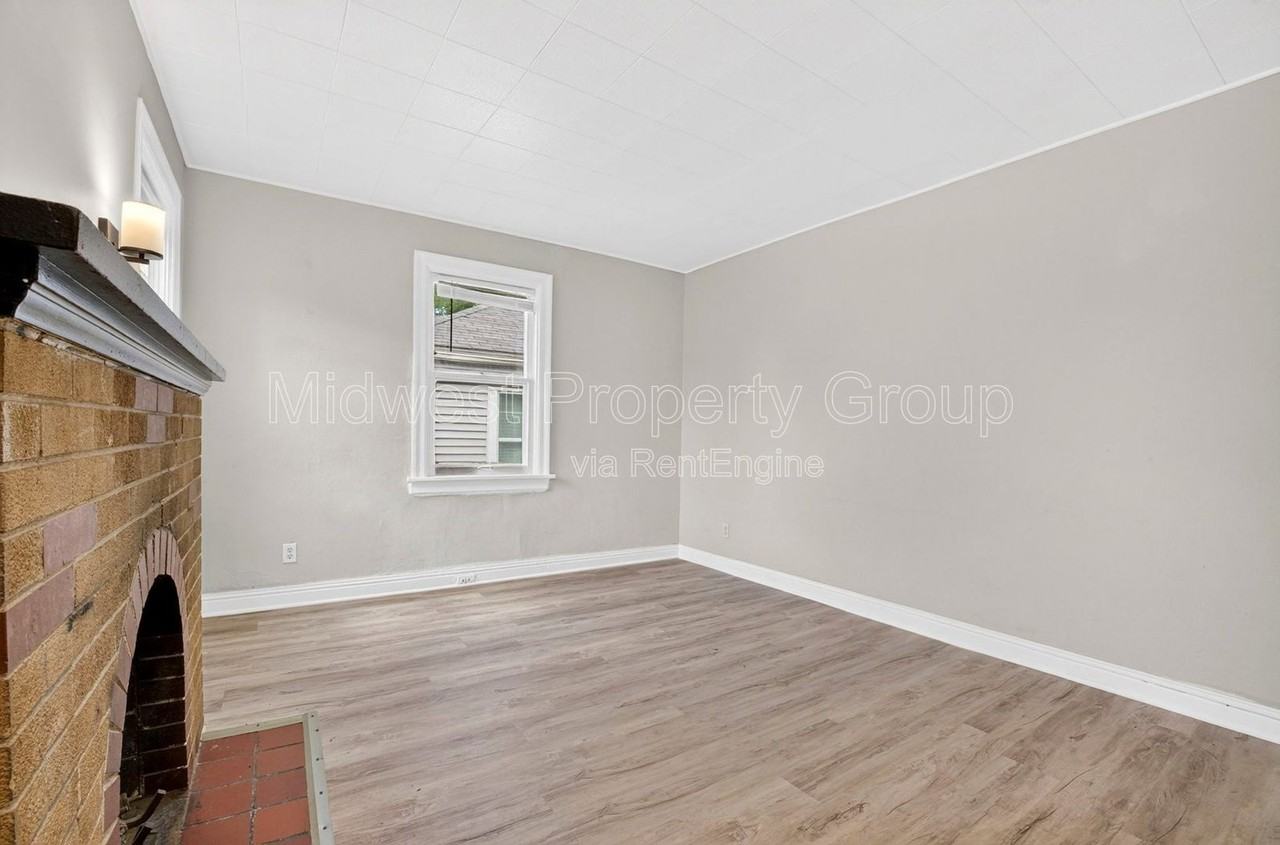 222 Henquin Dr - Photo 5 of 24