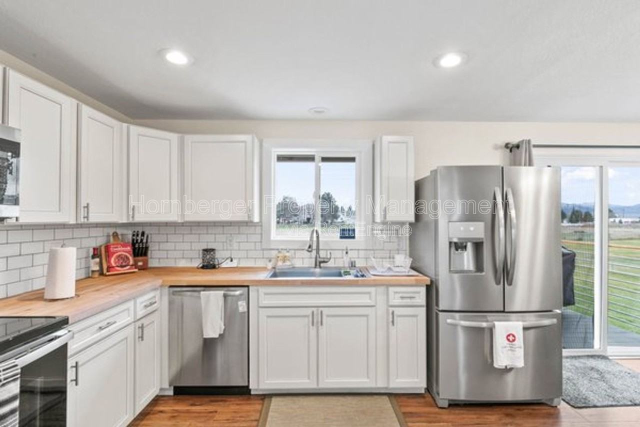 4510 N Sommer St - Photo 3 of 23