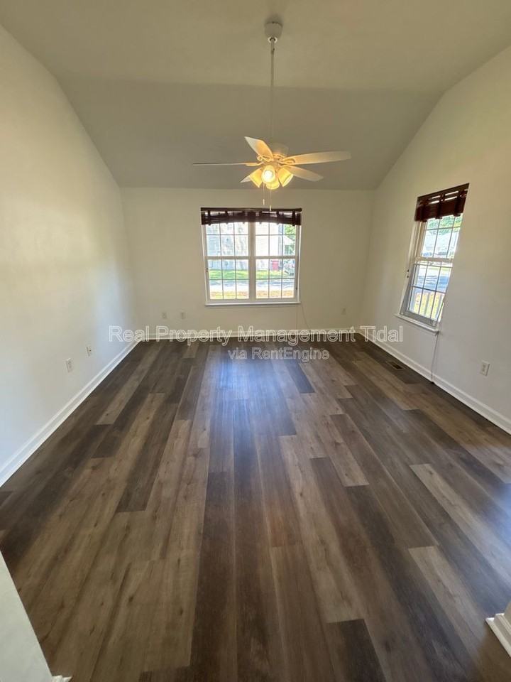 5048 Queen St - Photo 7 of 22
