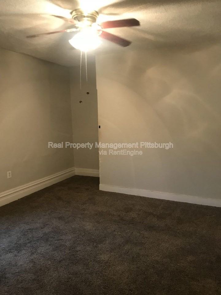 4554 Friendship Ave - Photo 7 of 13