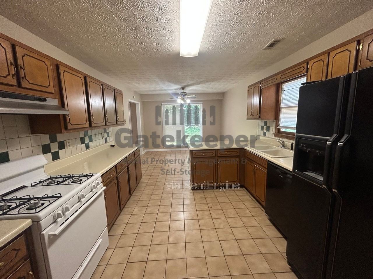 210 Buckeye Ln - Photo 5 of 14