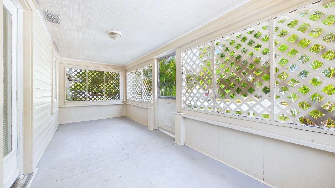 1642 39th St S - Photo 2 of 23