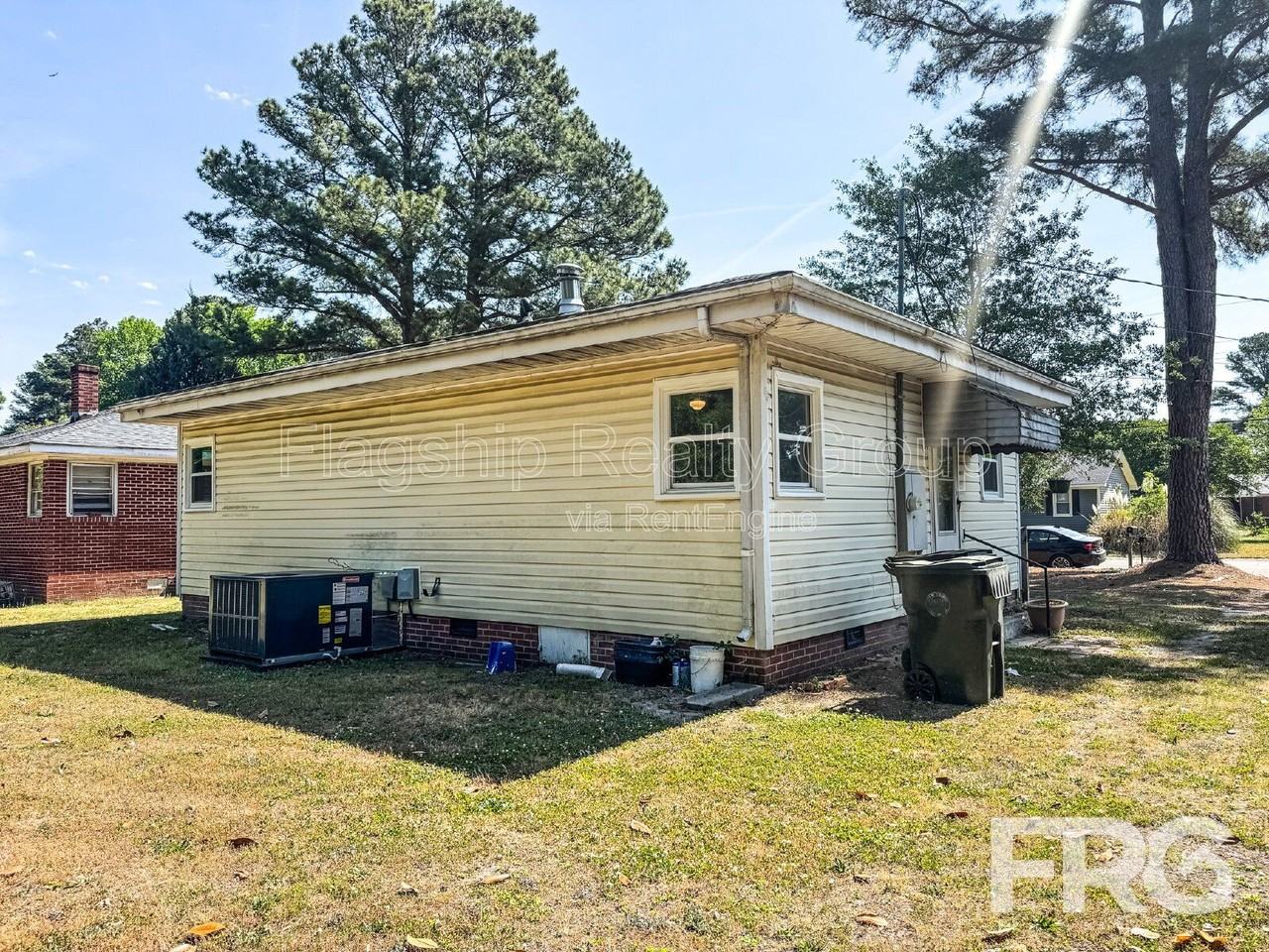 1403 Clingman St - Photo 4 of 21