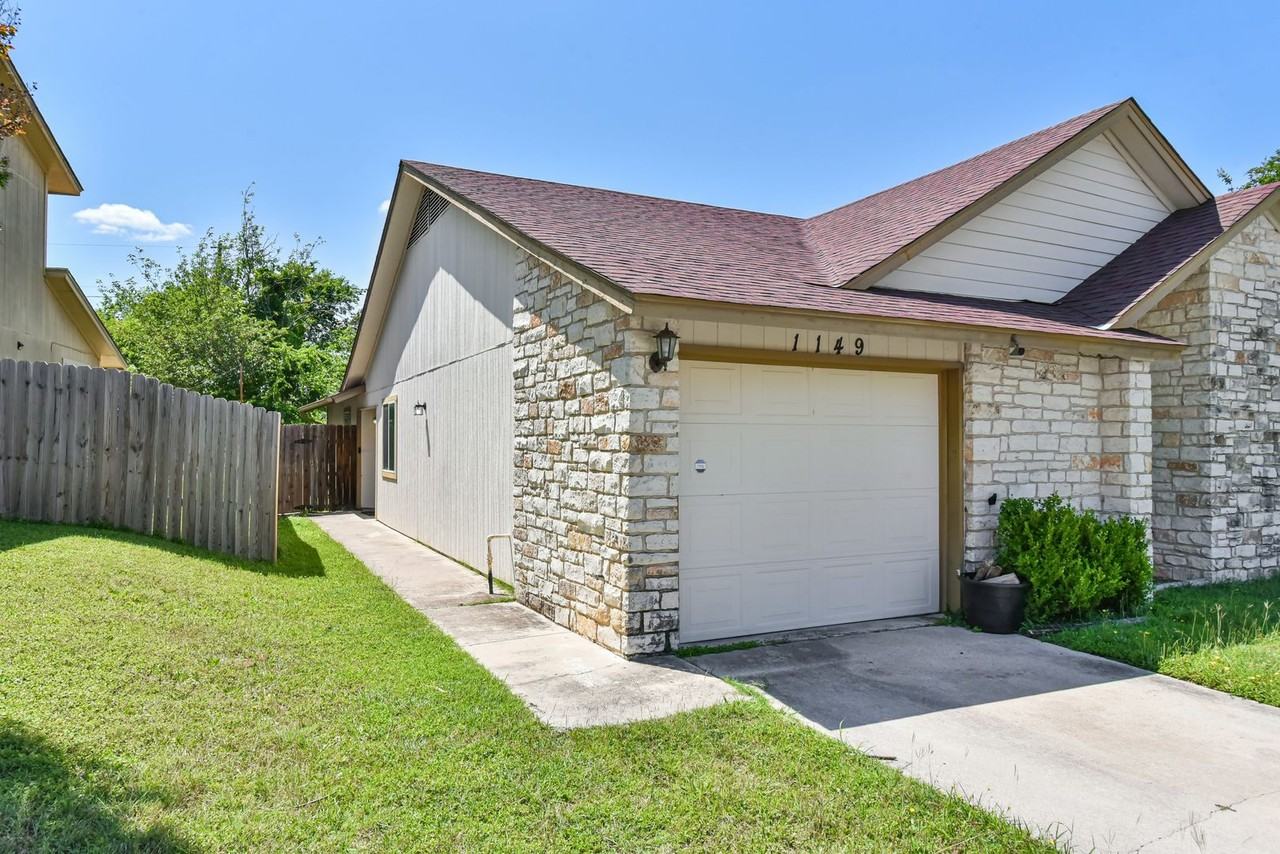 1149 Royal Crest Dr - Photo 3 of 32