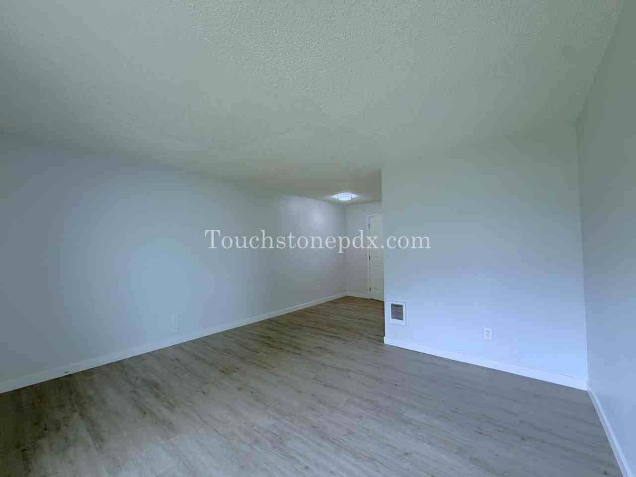 2419 Se 135th Ave - Photo 6 of 20