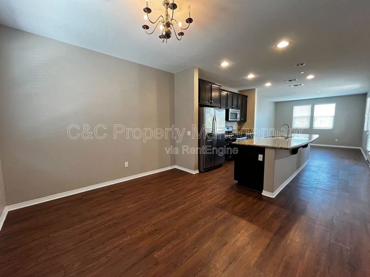 686 S Euclid St - Photo 6 of 17